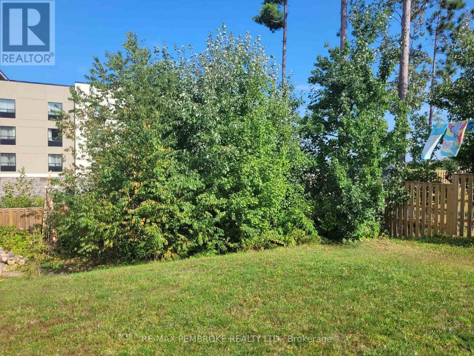 1007 Butler Boulevard, Petawawa, Ontario  K8H 0B7 - Photo 43 - X12974274