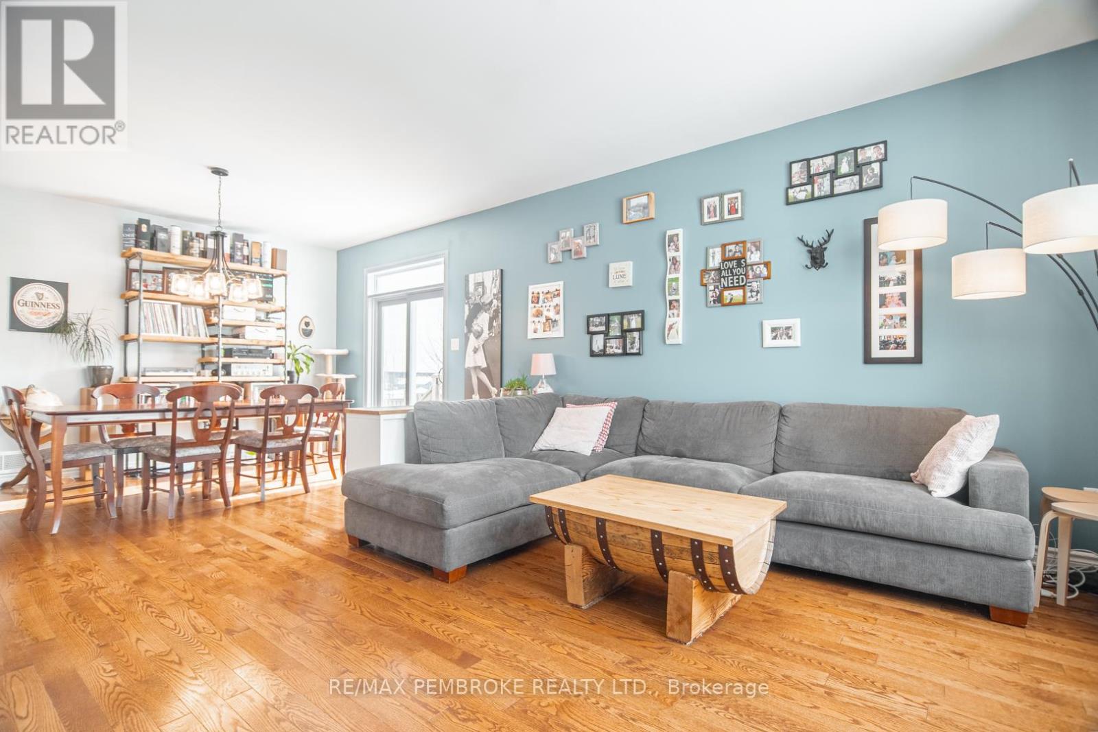 1007 Butler Boulevard, Petawawa, Ontario  K8H 0B7 - Photo 7 - X12974274