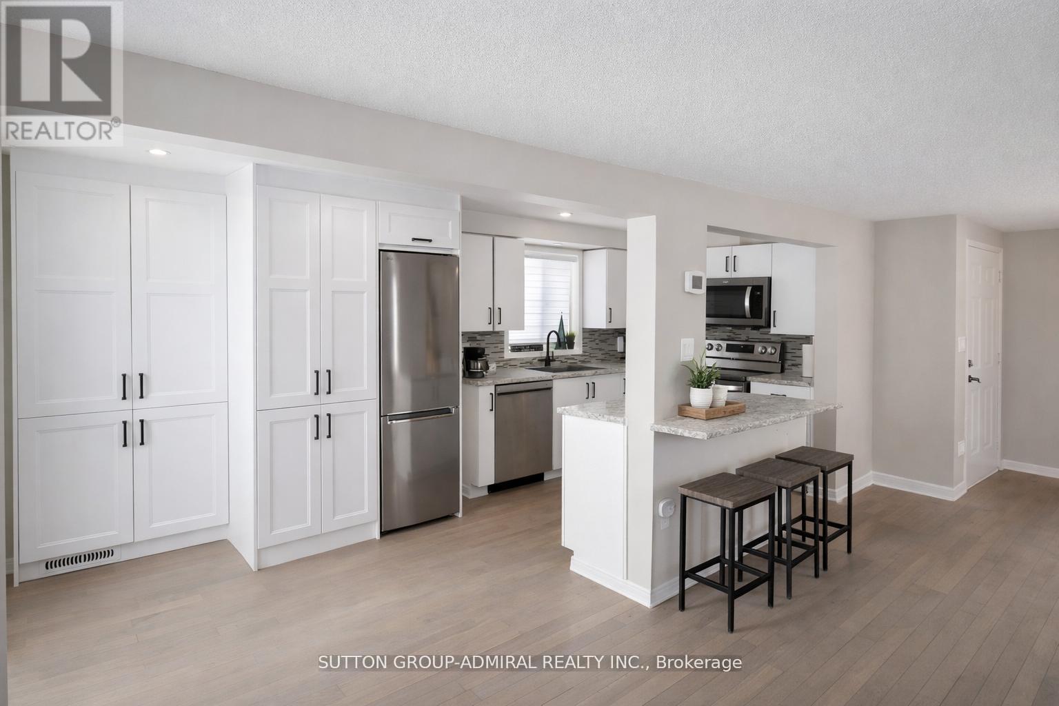 133 Columbia Road, Barrie, Ontario  L4N 8E3 - Photo 4 - S12964166