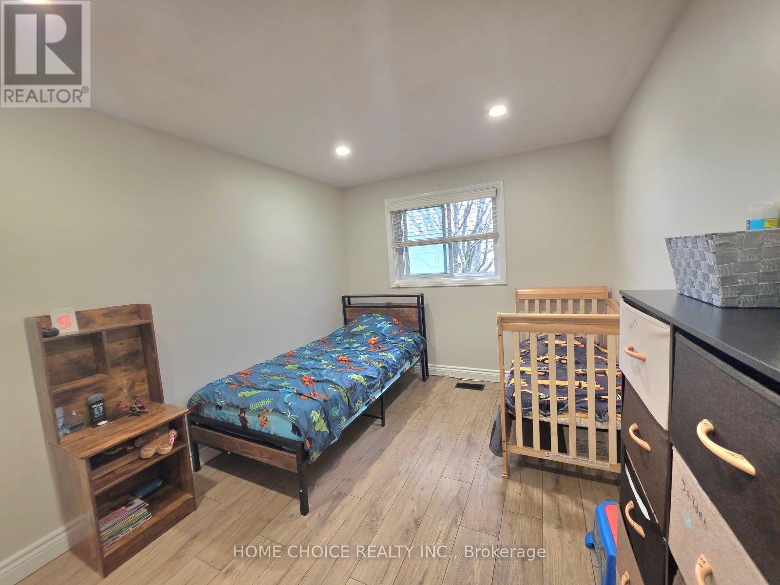 130 Champlain Crescent, Kitchener, Ontario  N2B 2Y6 - Photo 19 - X13005072