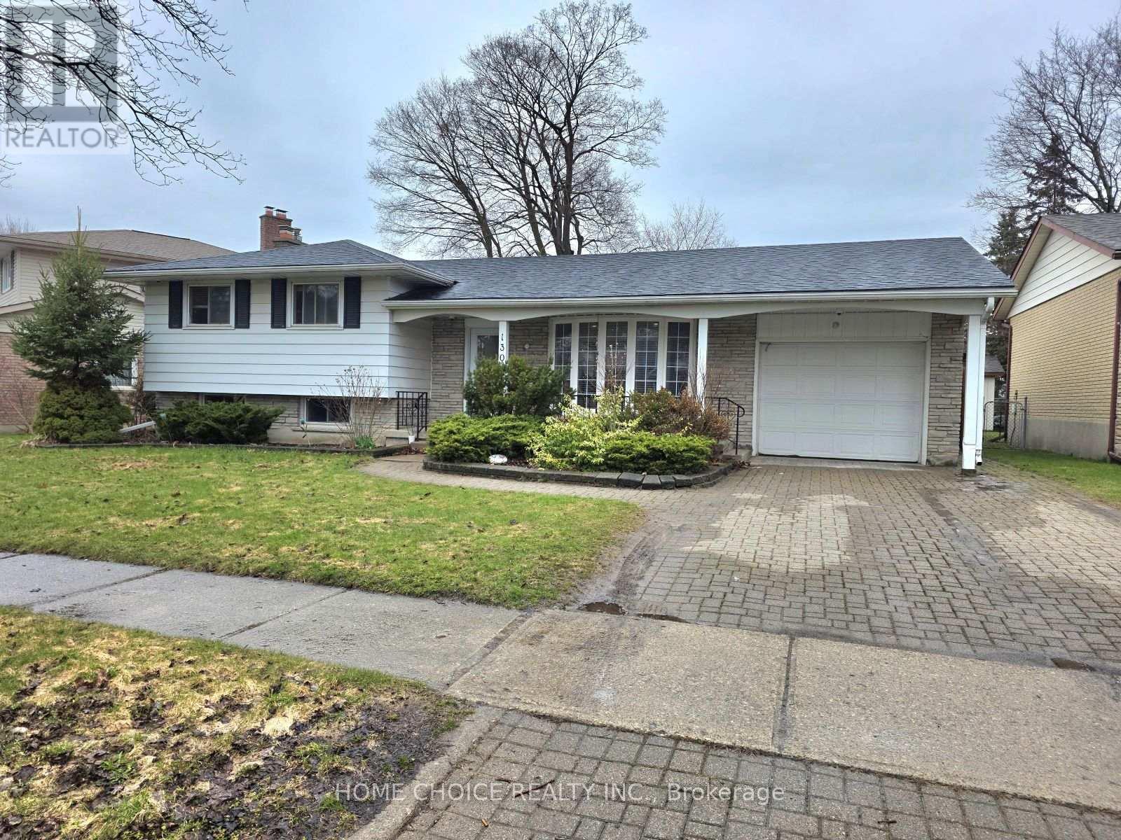 130 Champlain Crescent, Kitchener, Ontario  N2B 2Y6 - Photo 3 - X13005072