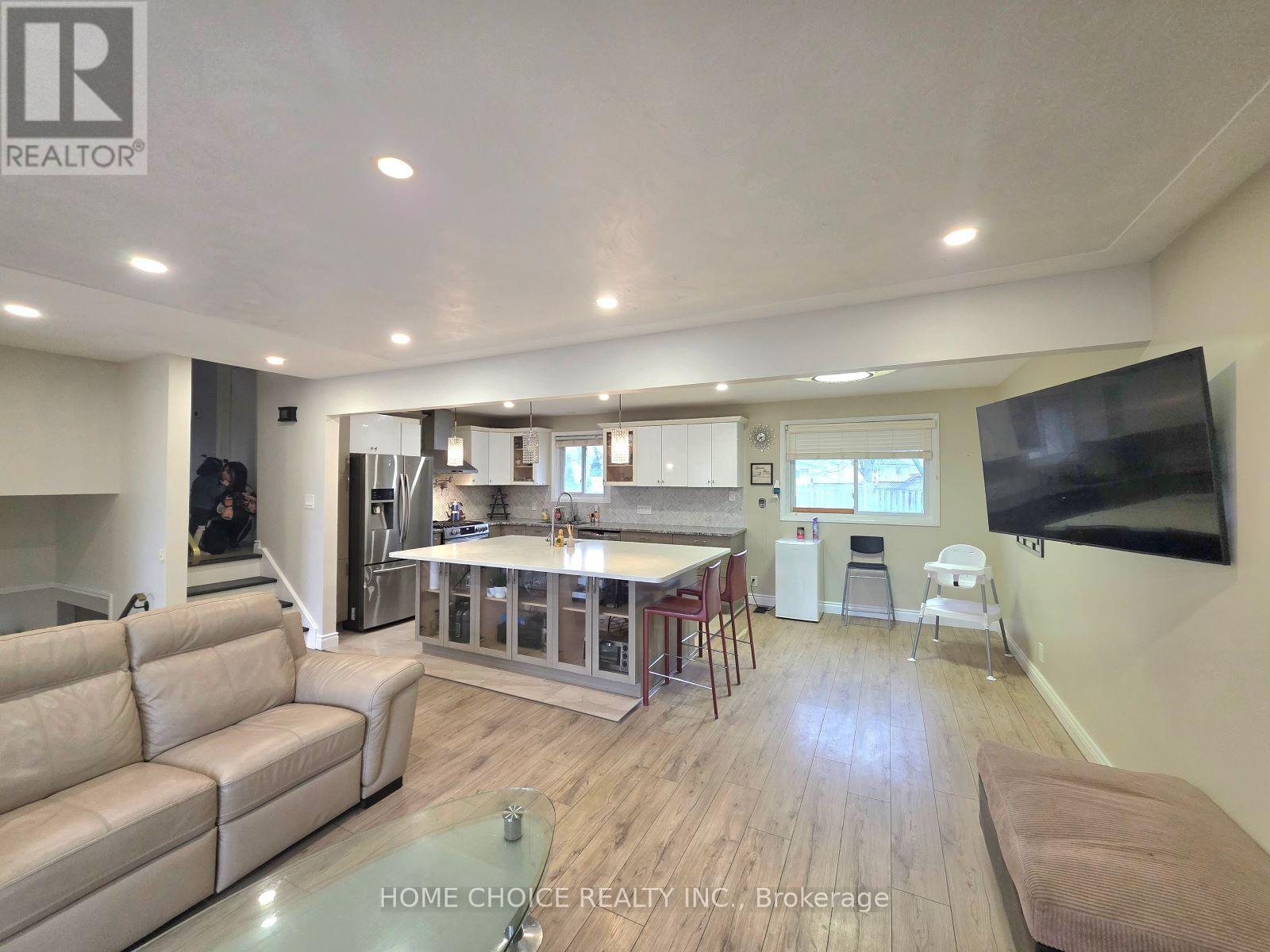 130 Champlain Crescent, Kitchener, Ontario  N2B 2Y6 - Photo 7 - X13005072