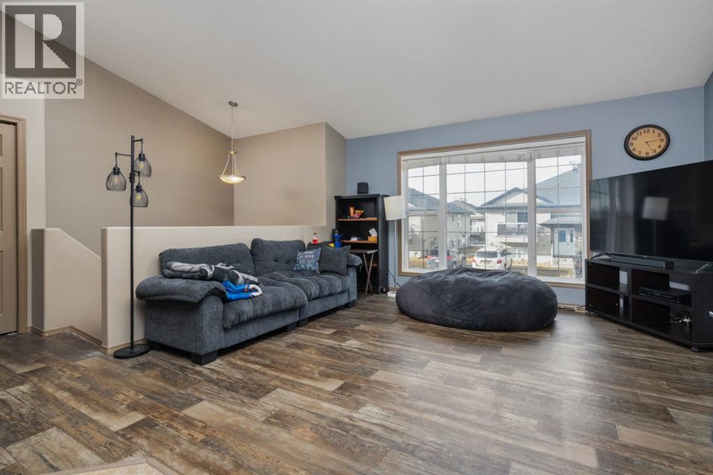 24, 5302 47 Street, Camrose, Alberta  T4V 5J5 - Photo 3 - A2295056