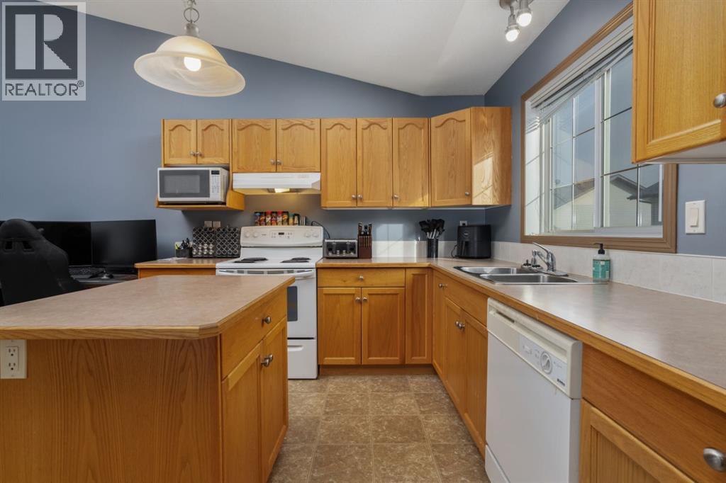 24, 5302 47 Street, Camrose, Alberta  T4V 5J5 - Photo 8 - A2295056