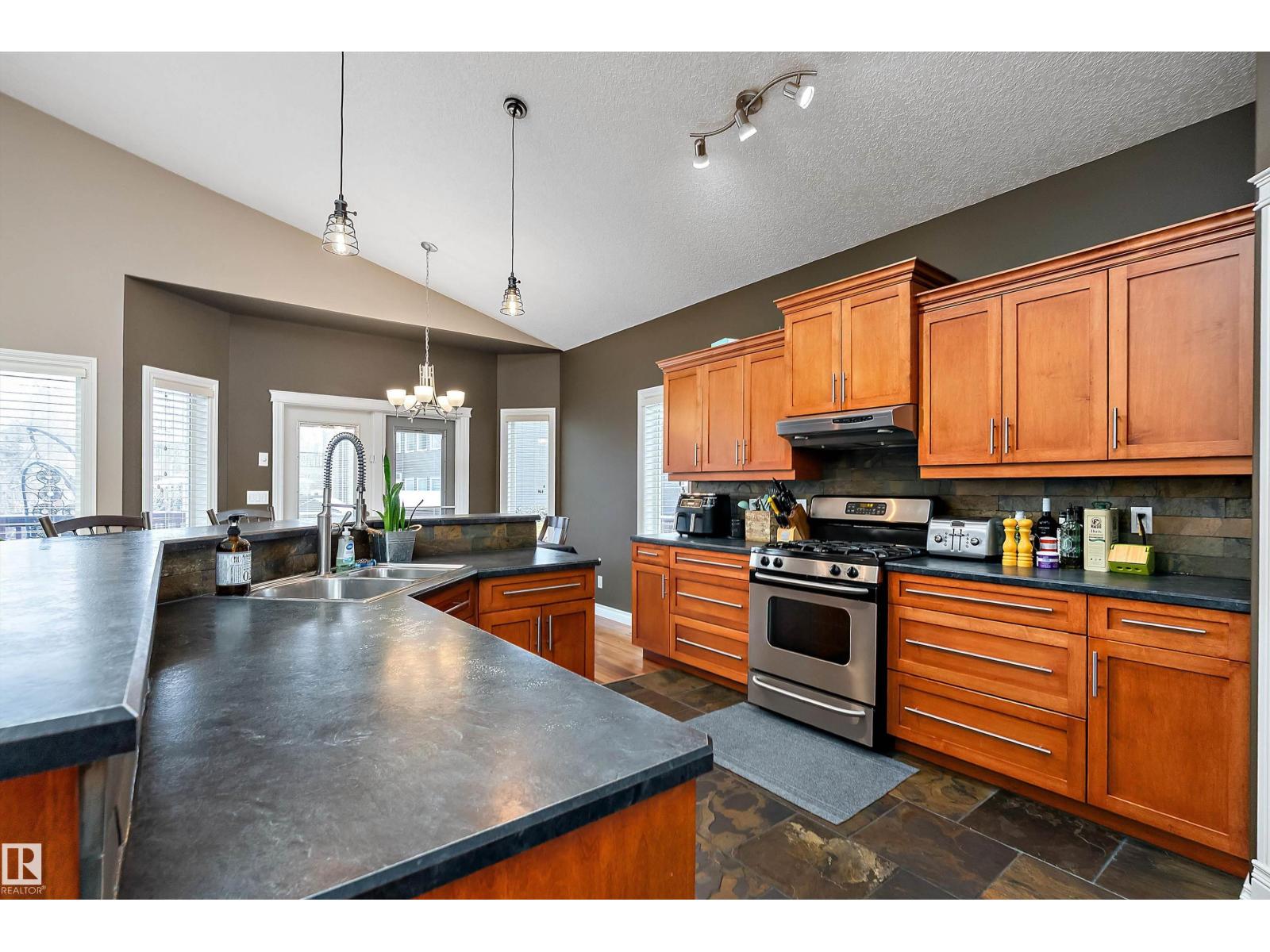 134 Fraser Wy Nw, Edmonton, Alberta  T5Y 3M8 - Photo 19 - E4482554