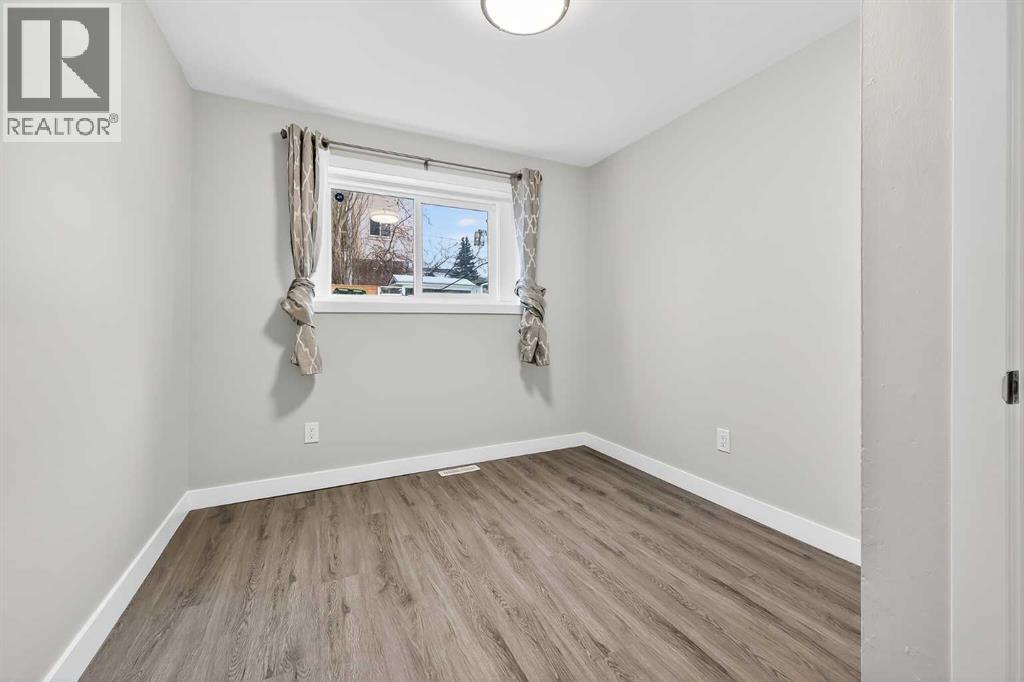 7717 & 7719 41 Avenue Nw, Calgary, Alberta  T3B 1X7 - Photo 9 - A2301698