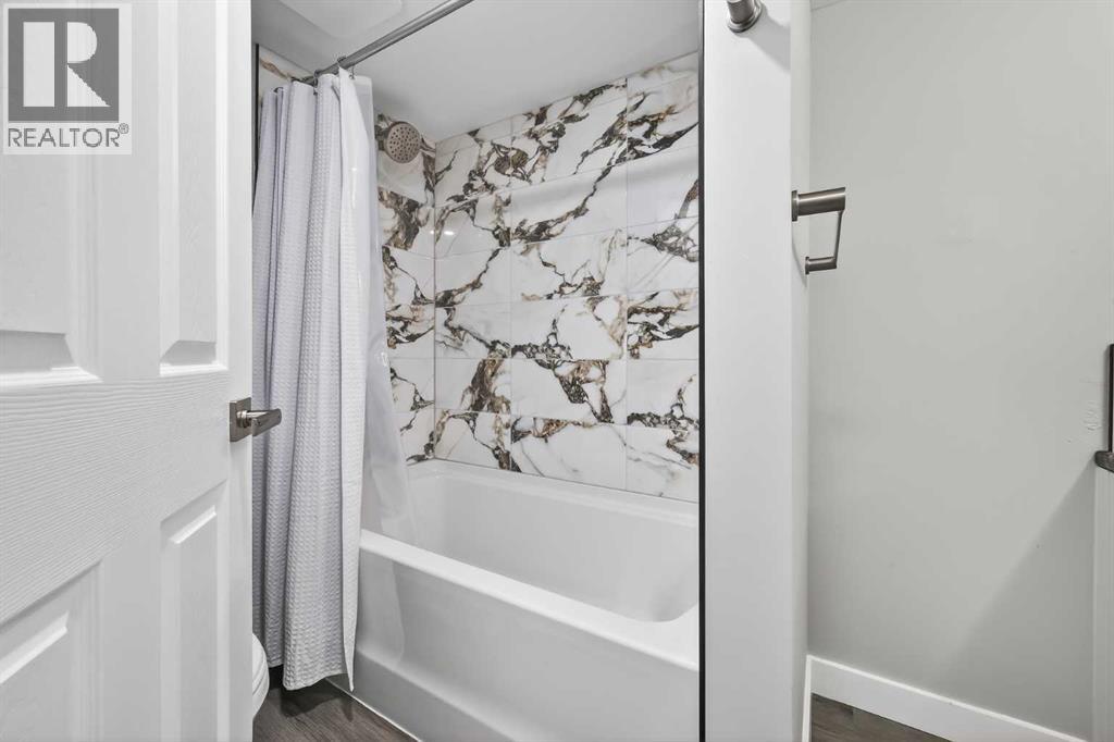 7717 & 7719 41 Avenue Nw, Calgary, Alberta  T3B 1X7 - Photo 8 - A2301698