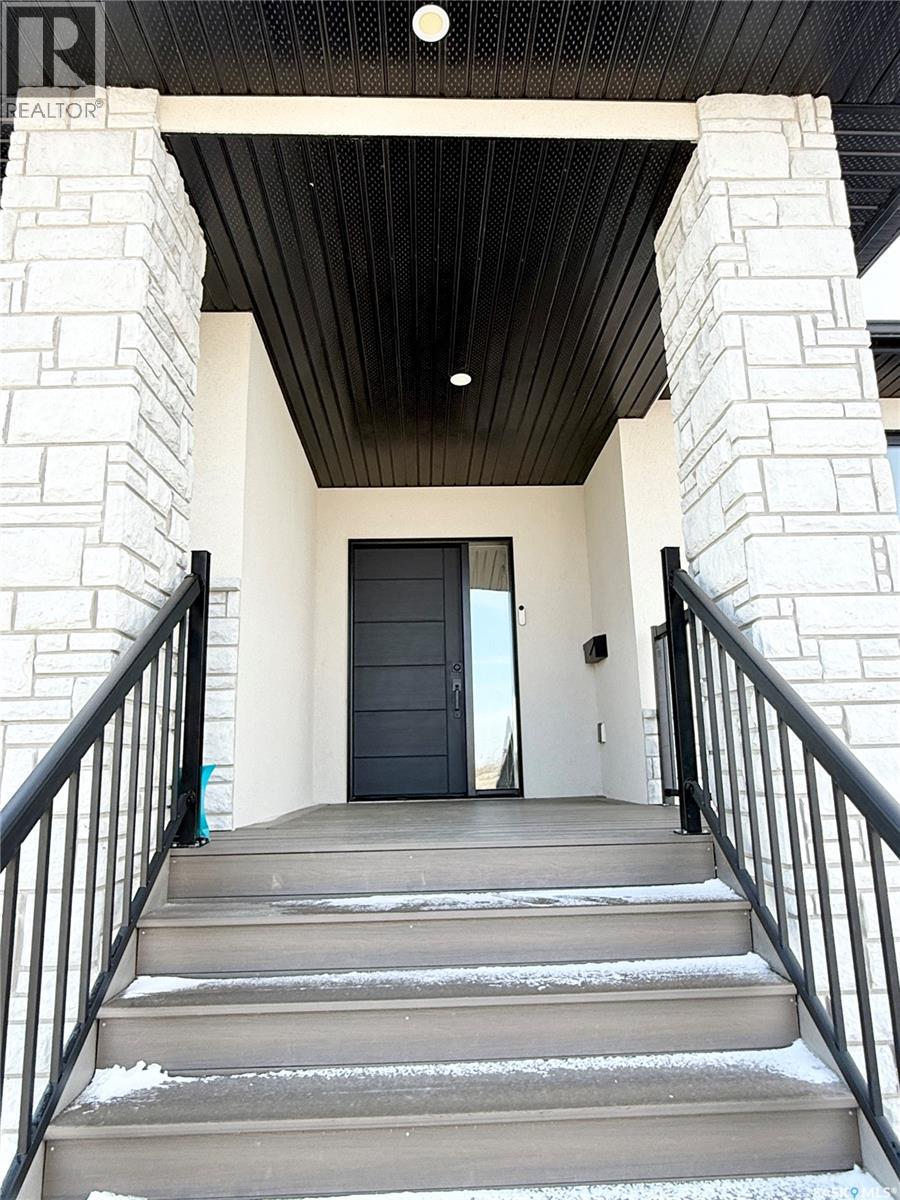 150 Delaet Drive, Weyburn, Saskatchewan  S4H 3B9 - Photo 3 - SK033332
