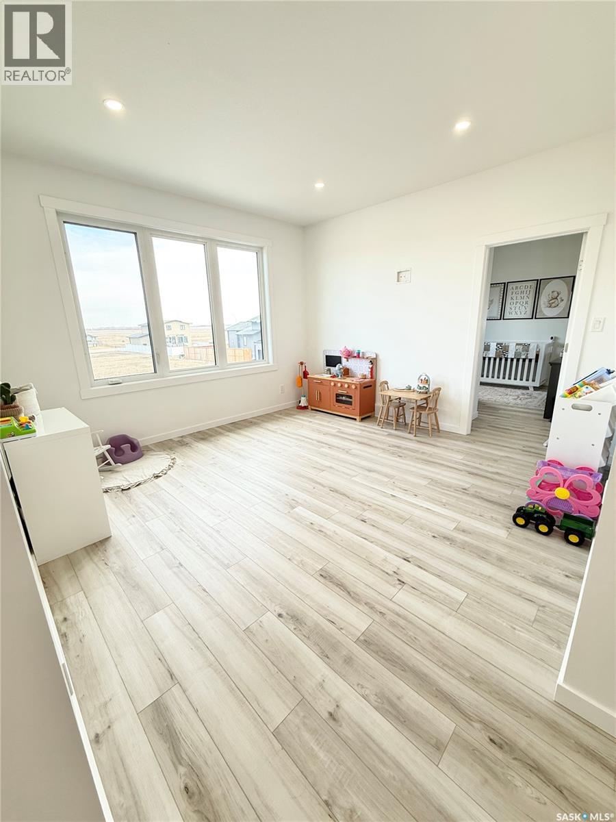 150 Delaet Drive, Weyburn, Saskatchewan  S4H 3B9 - Photo 32 - SK033332