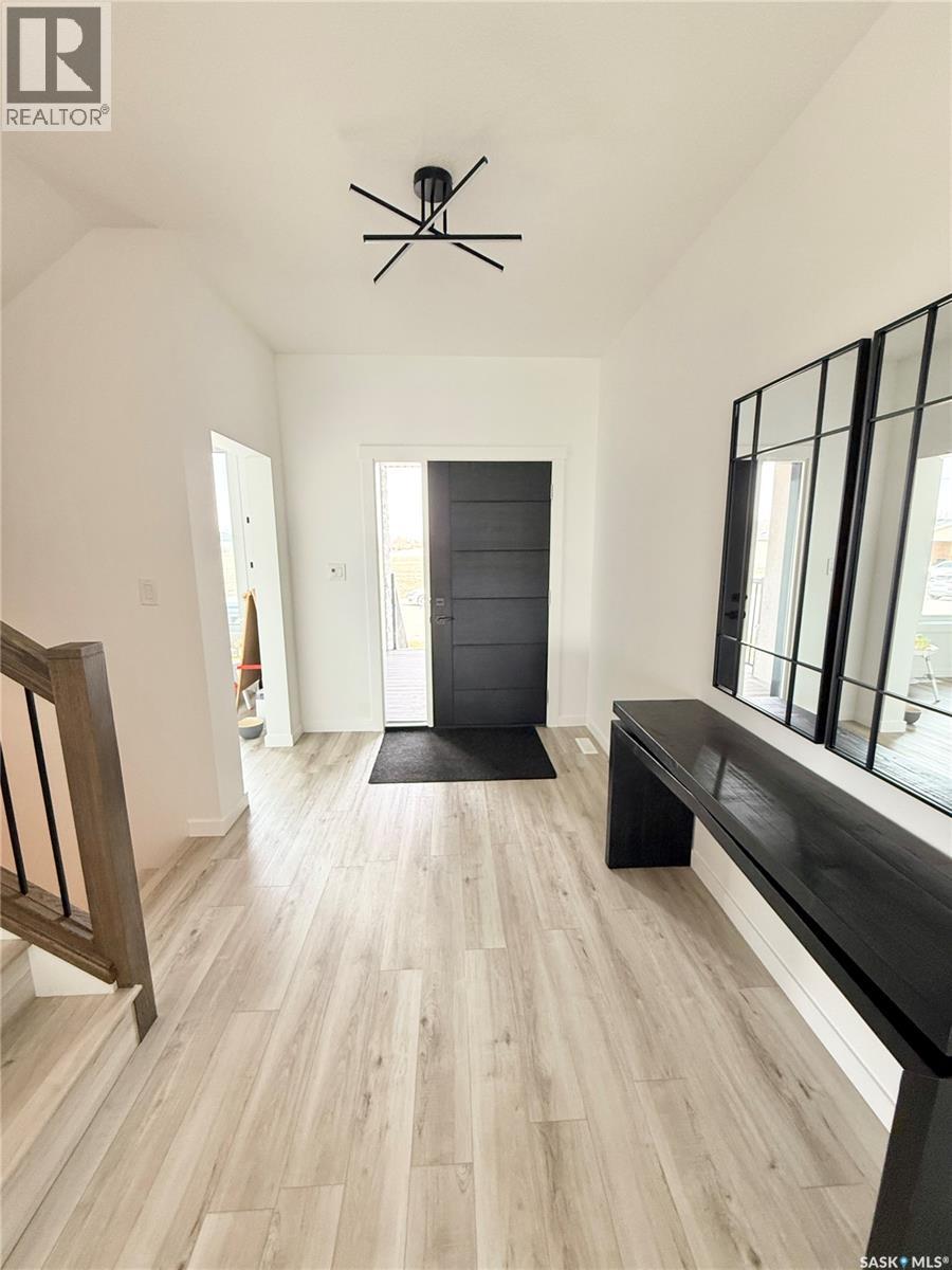 150 Delaet Drive, Weyburn, Saskatchewan  S4H 3B9 - Photo 5 - SK033332