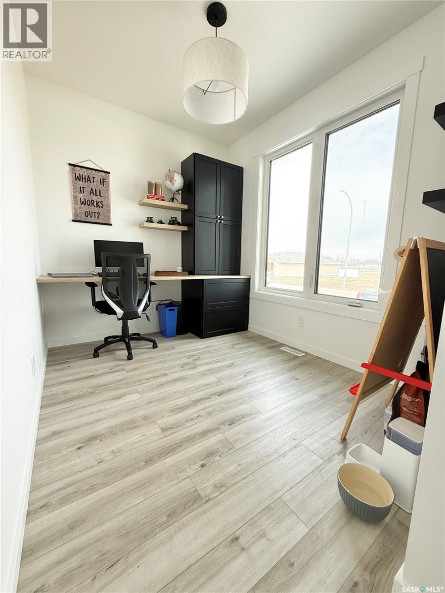 150 Delaet Drive, Weyburn, Saskatchewan  S4H 3B9 - Photo 6 - SK033332