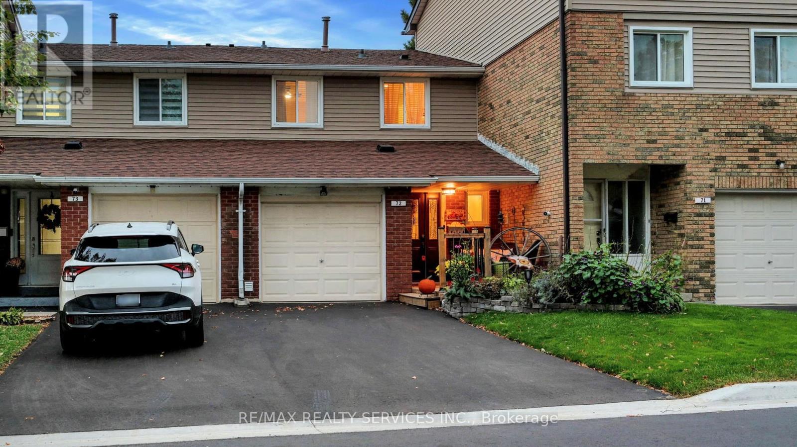 72 Carisbrooke Court, Brampton, Ontario  L6S 3K1 - Photo 3 - W12744660