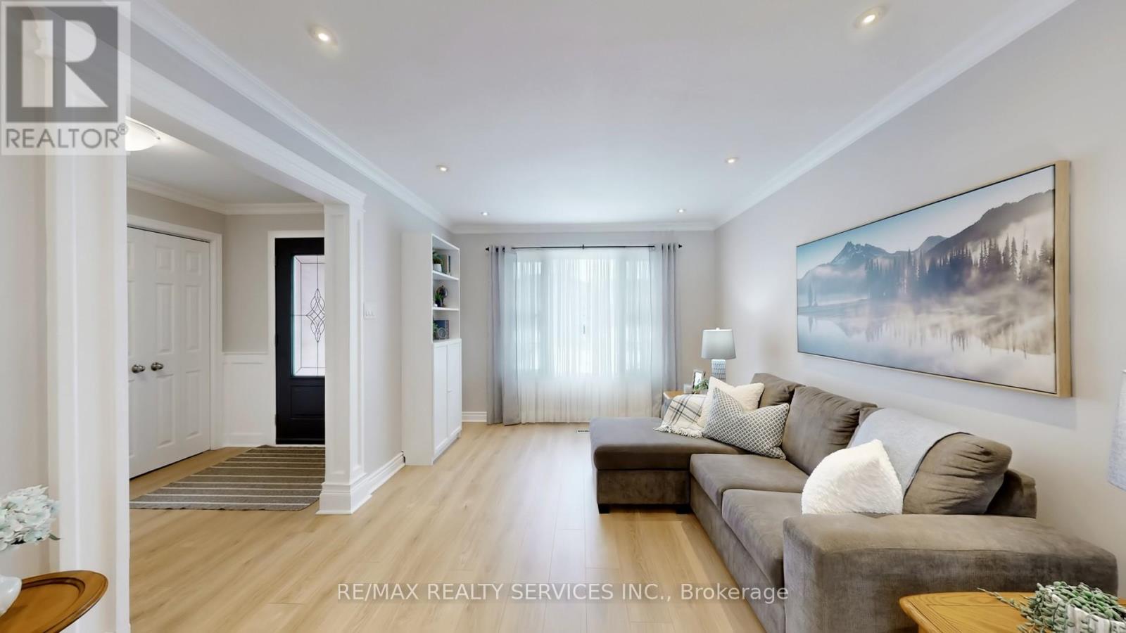 49 Mikado Crescent, Brampton, Ontario  L6S 3R5 - Photo 7 - W12864744