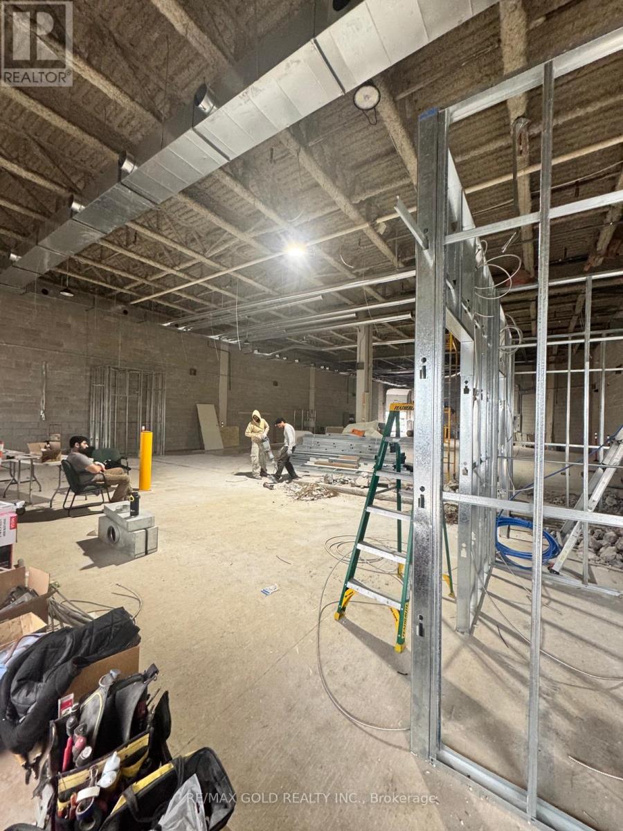 6660 Kennedy Road, Mississauga, Ontario  L5T 2M9 - Photo 3 - W13010186