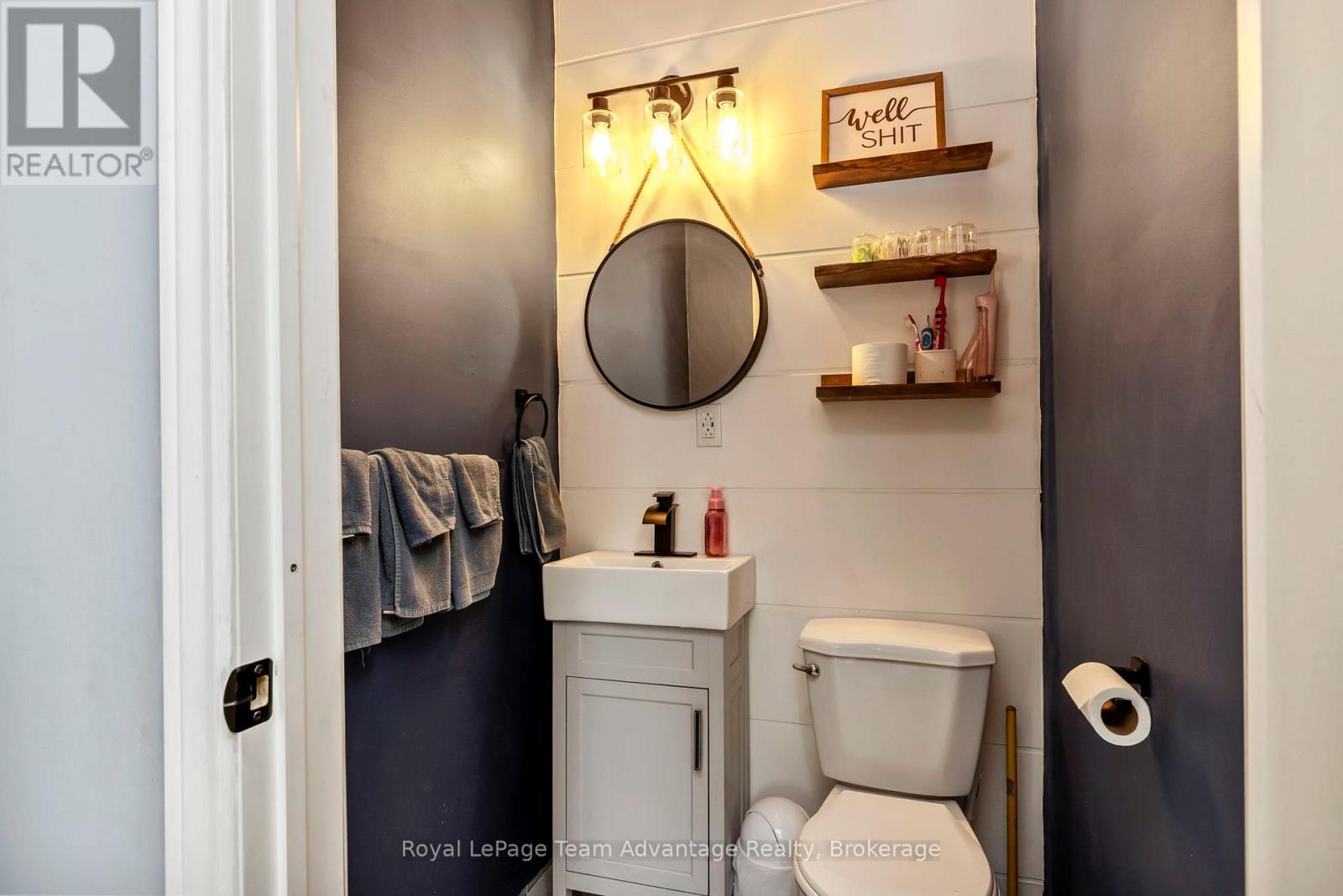 5 Murray Point Road, Mcdougall, Ontario  P2A 2W9 - Photo 11 - X12920278