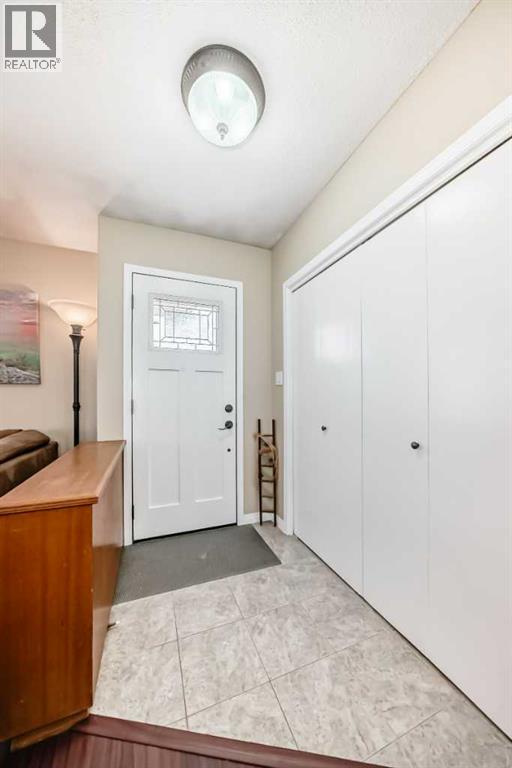 5202 44 Street, Olds, Alberta  T4H 1A6 - Photo 2 - A2294616