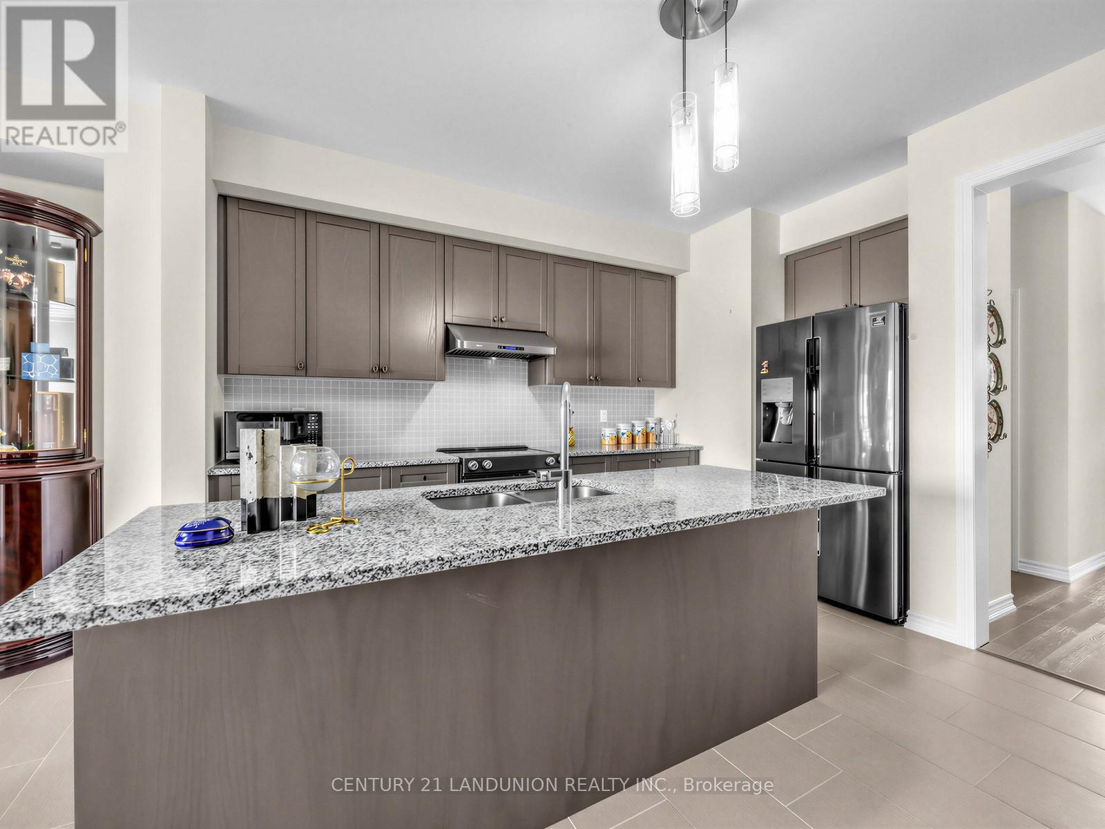 10941 Victoria Square Boulevard, Markham, Ontario  L6C 0Z3 - Photo 12 - N13016930