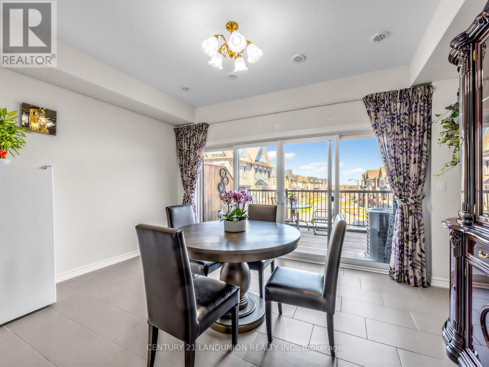 10941 Victoria Square Boulevard, Markham, Ontario  L6C 0Z3 - Photo 9 - N13016930