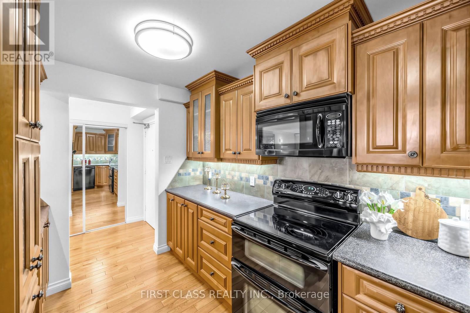 1007 - 362 The East Mall Road, Toronto, Ontario  M9B 6C4 - Photo 7 - W13016920