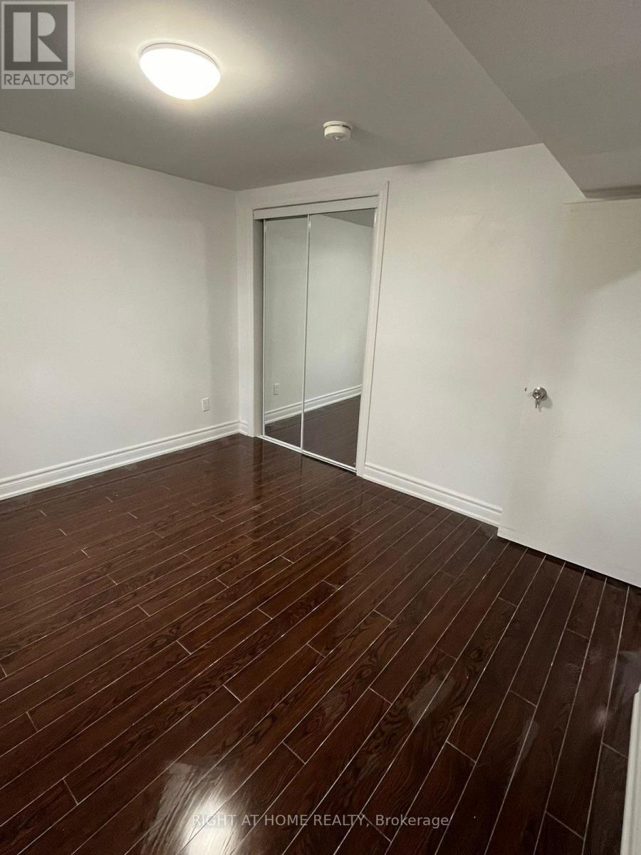 2802 Hollington Crescent, Mississauga, Ontario  L5K 1E9 - Photo 3 - W13016924