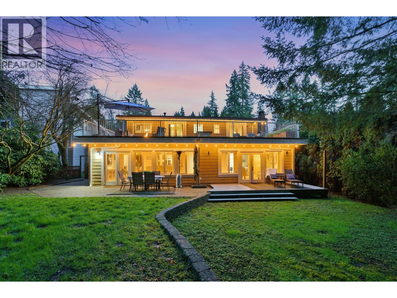 2569 Hyannis Point, North Vancouver, British Columbia  V7H 1R9 - Photo 2 - R3086932