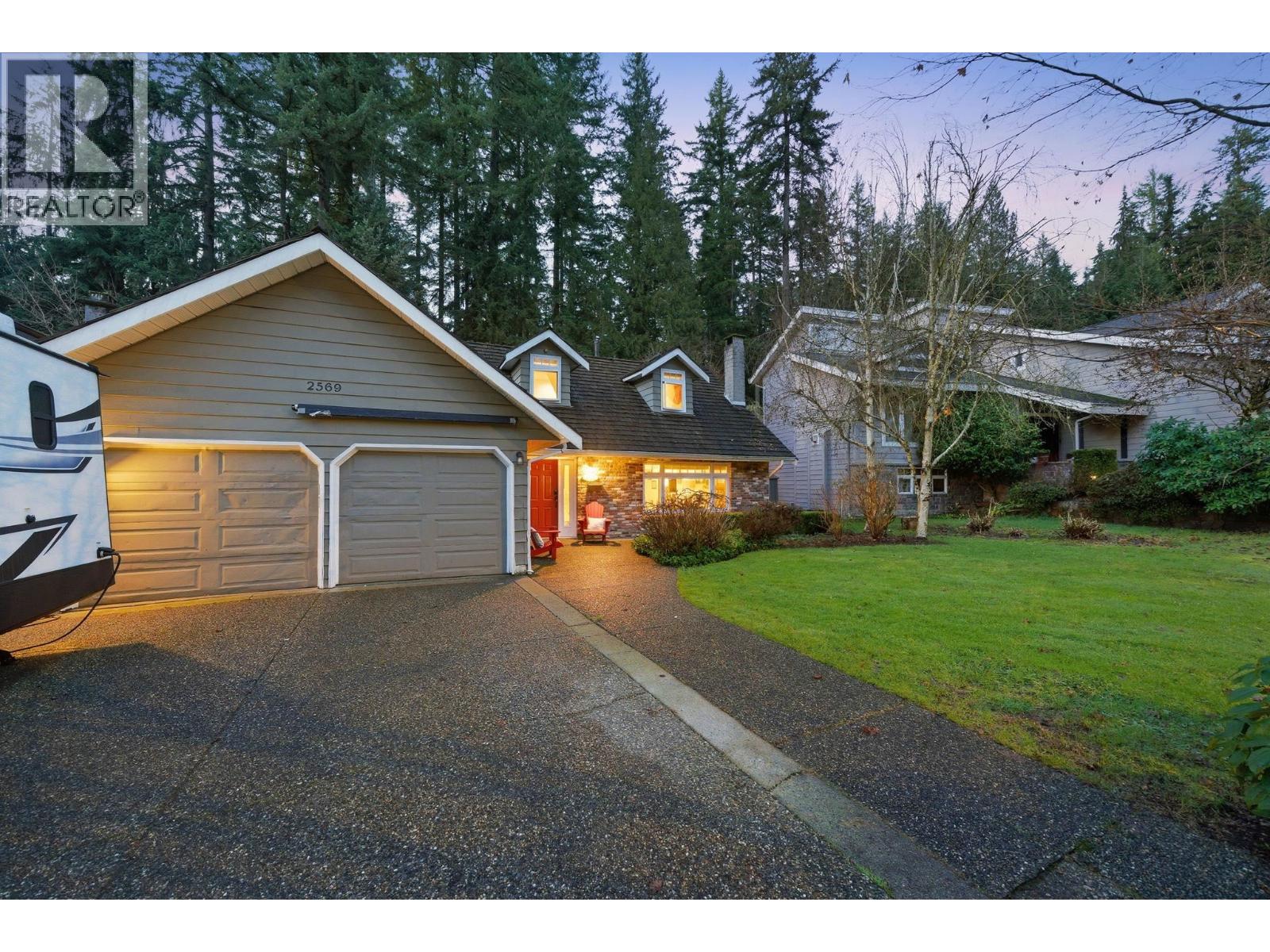 2569 Hyannis Point, North Vancouver, British Columbia  V7H 1R9 - Photo 3 - R3086932