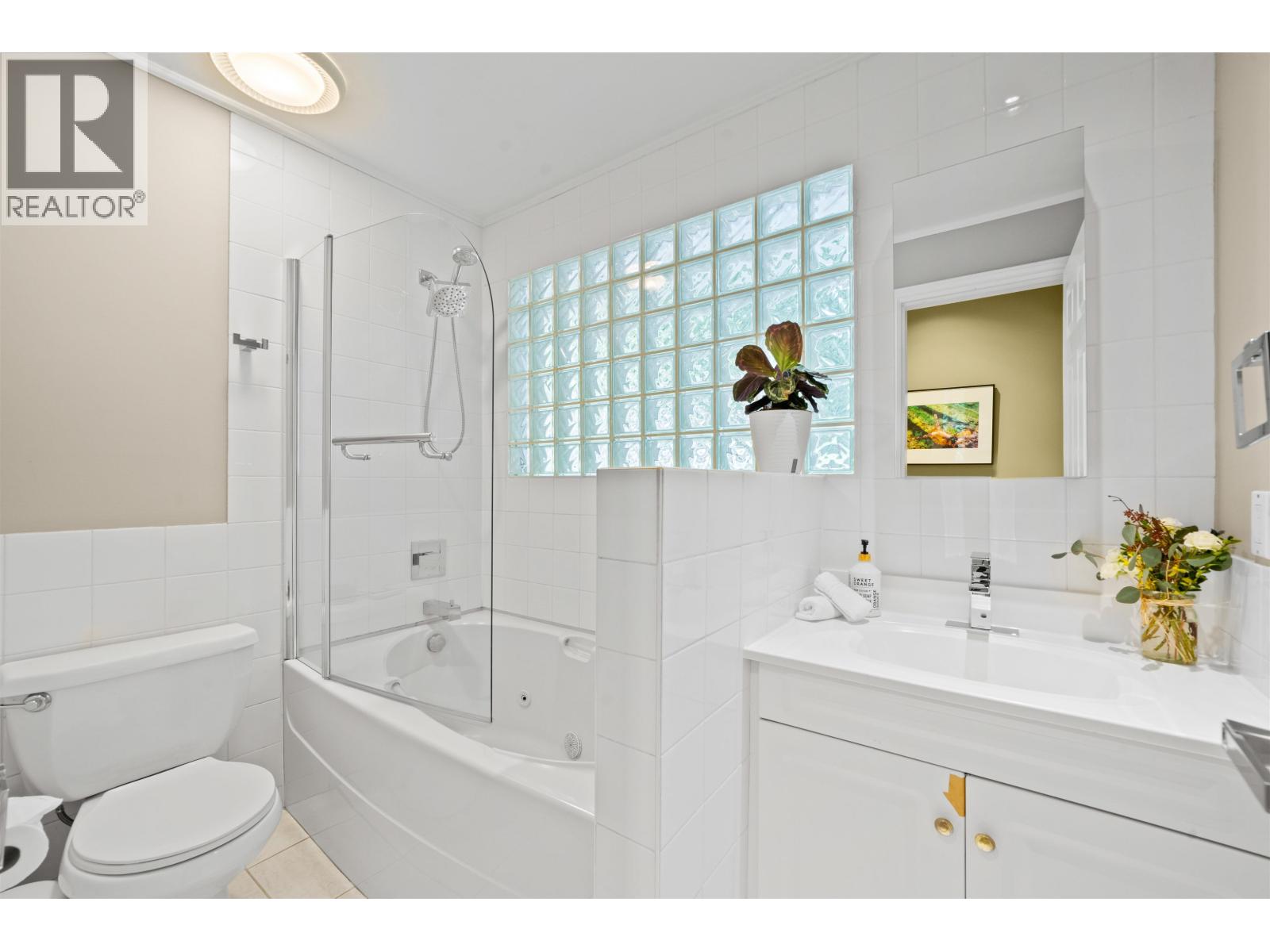 4622 Cove Cliff Road, North Vancouver, British Columbia  V7G 1H6 - Photo 11 - R3086585