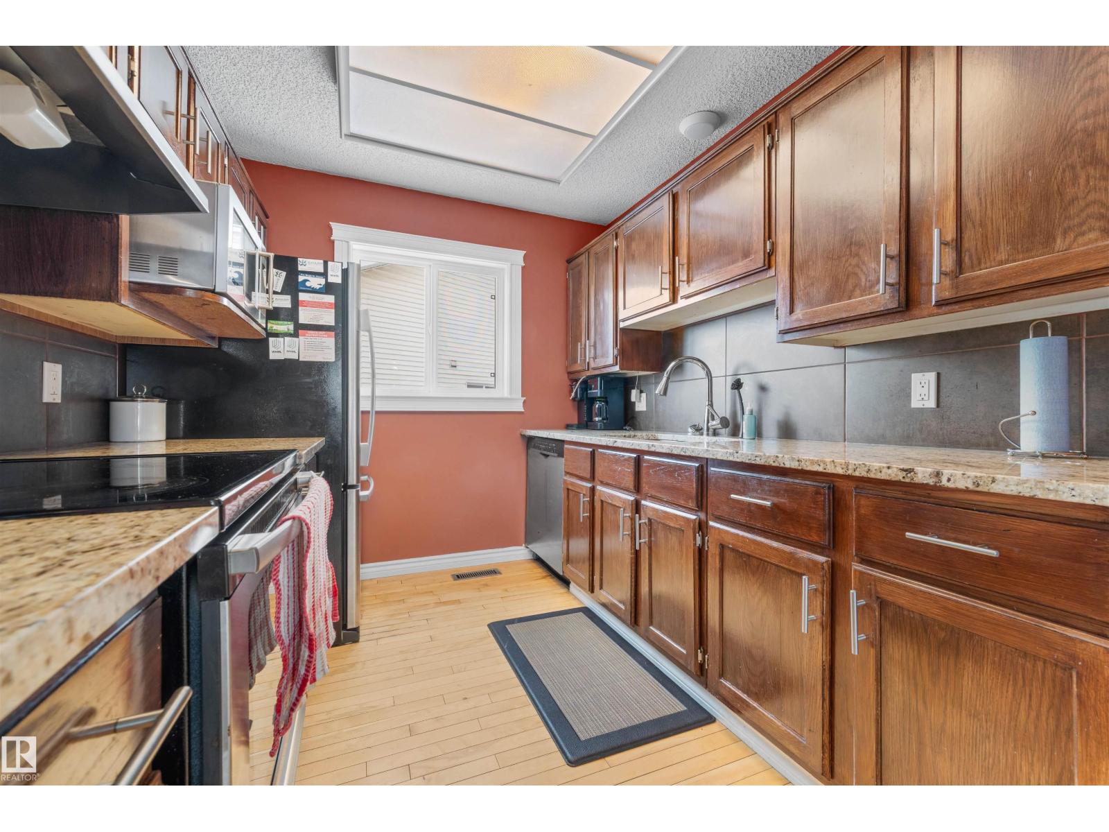 1127 36 St Nw, Edmonton, Alberta  T6L 2L6 - Photo 12 - E4483096