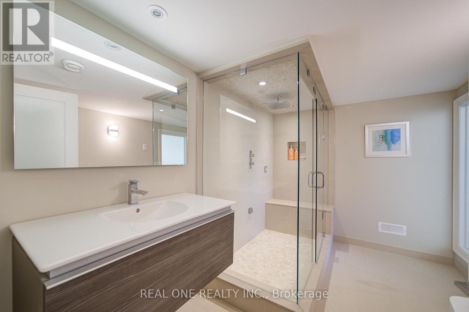 24 Maplehyrn Avenue, East Gwillimbury, Ontario  L0G 1V0 - Photo 42 - N12969182