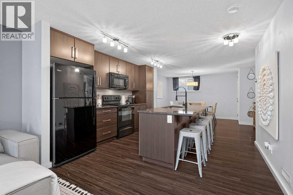 540 Mckenzie Towne Close SE, Calgary, Alberta  T2Z 1A7 - Photo 3 - A2293968