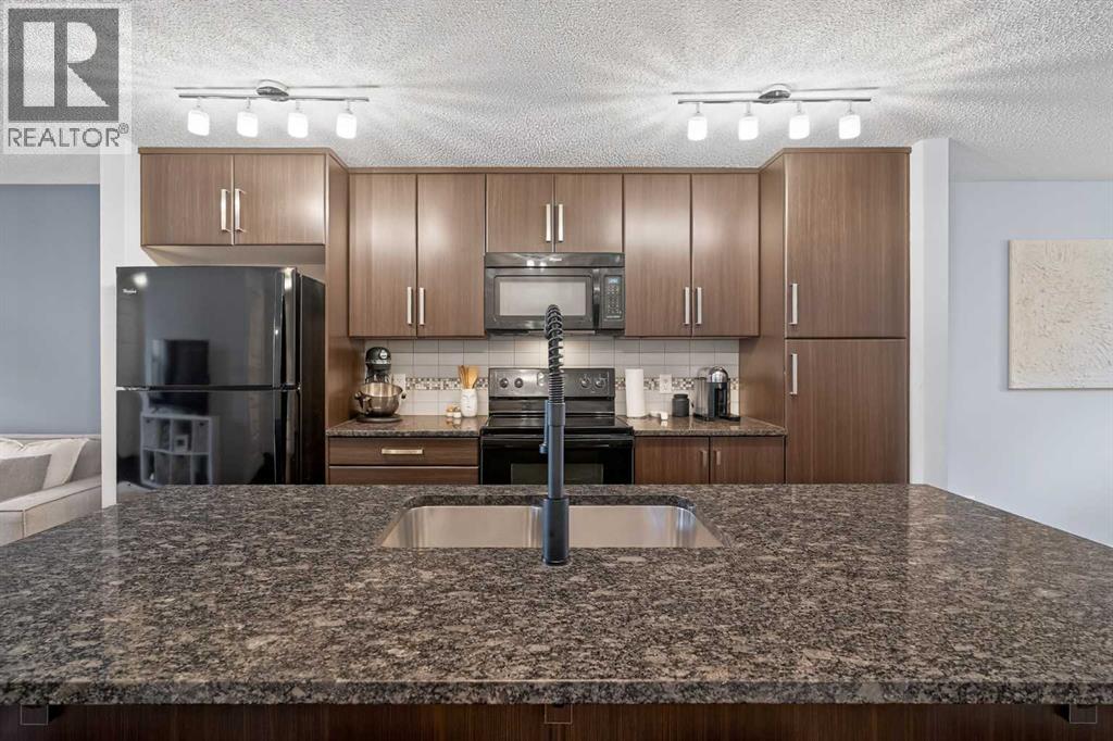 540 Mckenzie Towne Close SE, Calgary, Alberta  T2Z 1A7 - Photo 4 - A2293968