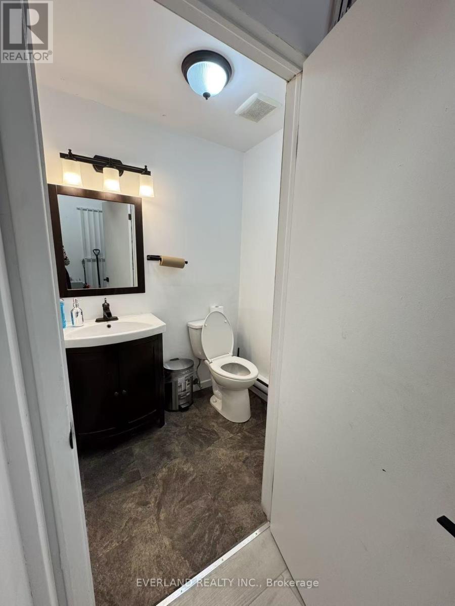 2515 Yonge Street, Toronto, Ontario  M4P 2H9 - Photo 13 - C13016942