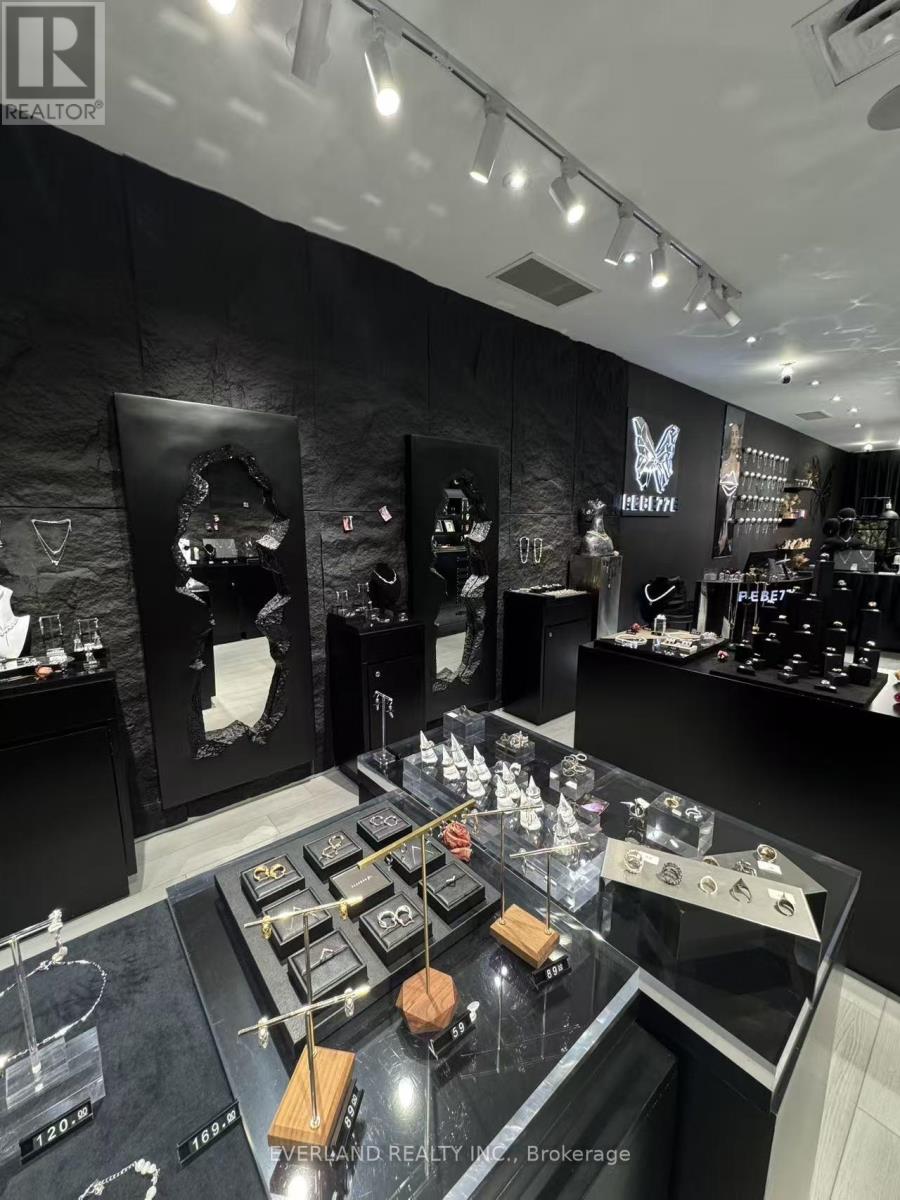 2515 Yonge Street, Toronto, Ontario  M4P 2H9 - Photo 7 - C13016942