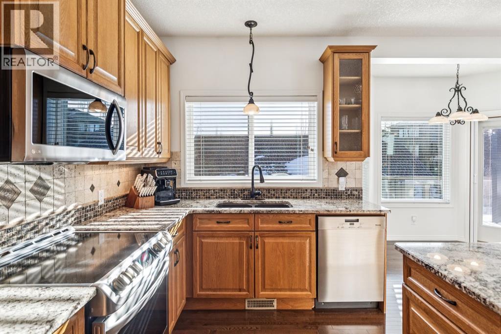 2715 Evercreek Bluffs Way SW, Calgary, Alberta  T2Y 4V7 - Photo 14 - A2287400