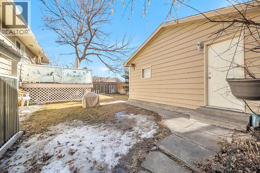 51 Bermondsey Place Nw, Calgary, Alberta  T3K 1V6 - Photo 48 - A2302844
