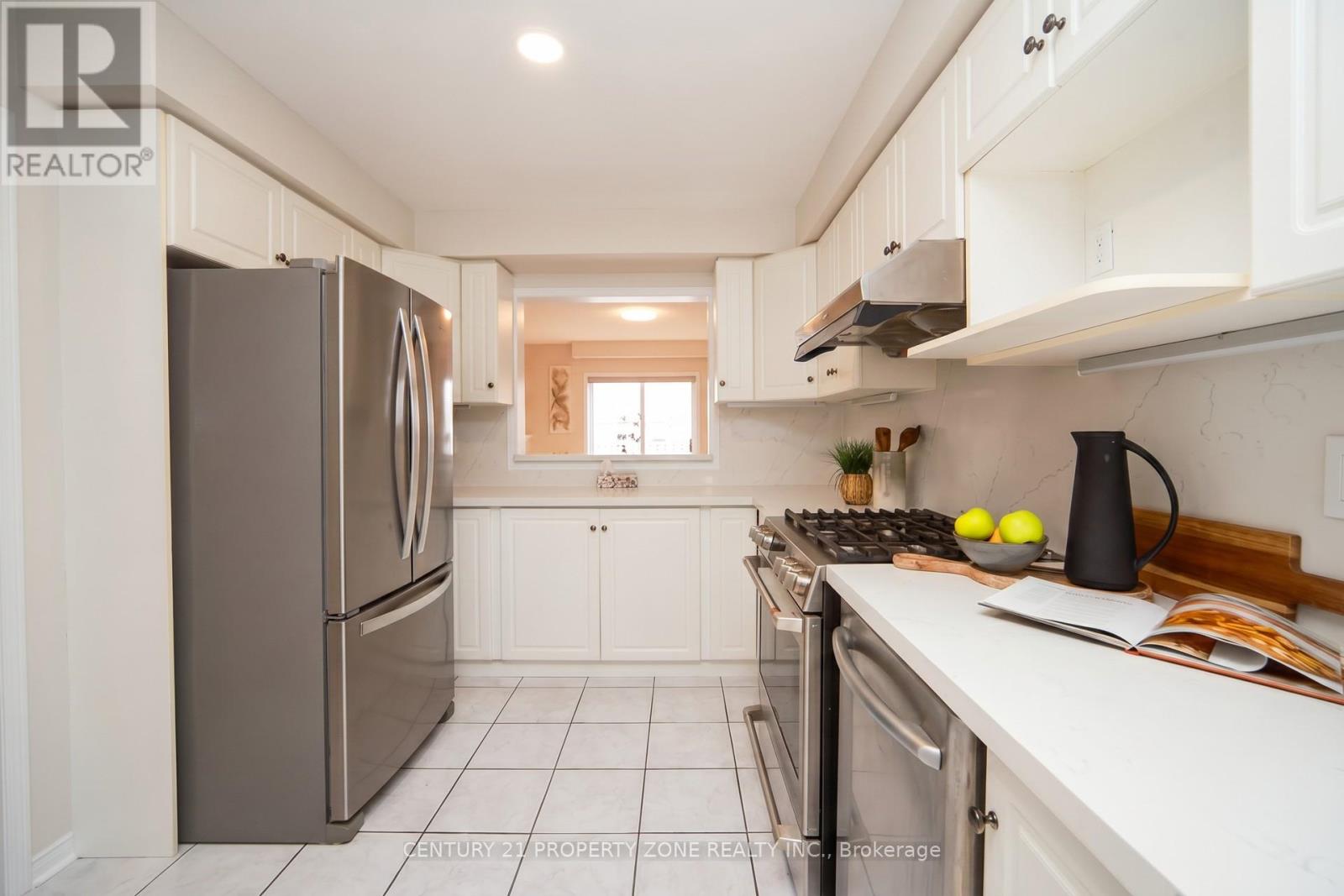 3809 Talias Crescent, Mississauga, Ontario  L5M 6L5 - Photo 3 - W13016948