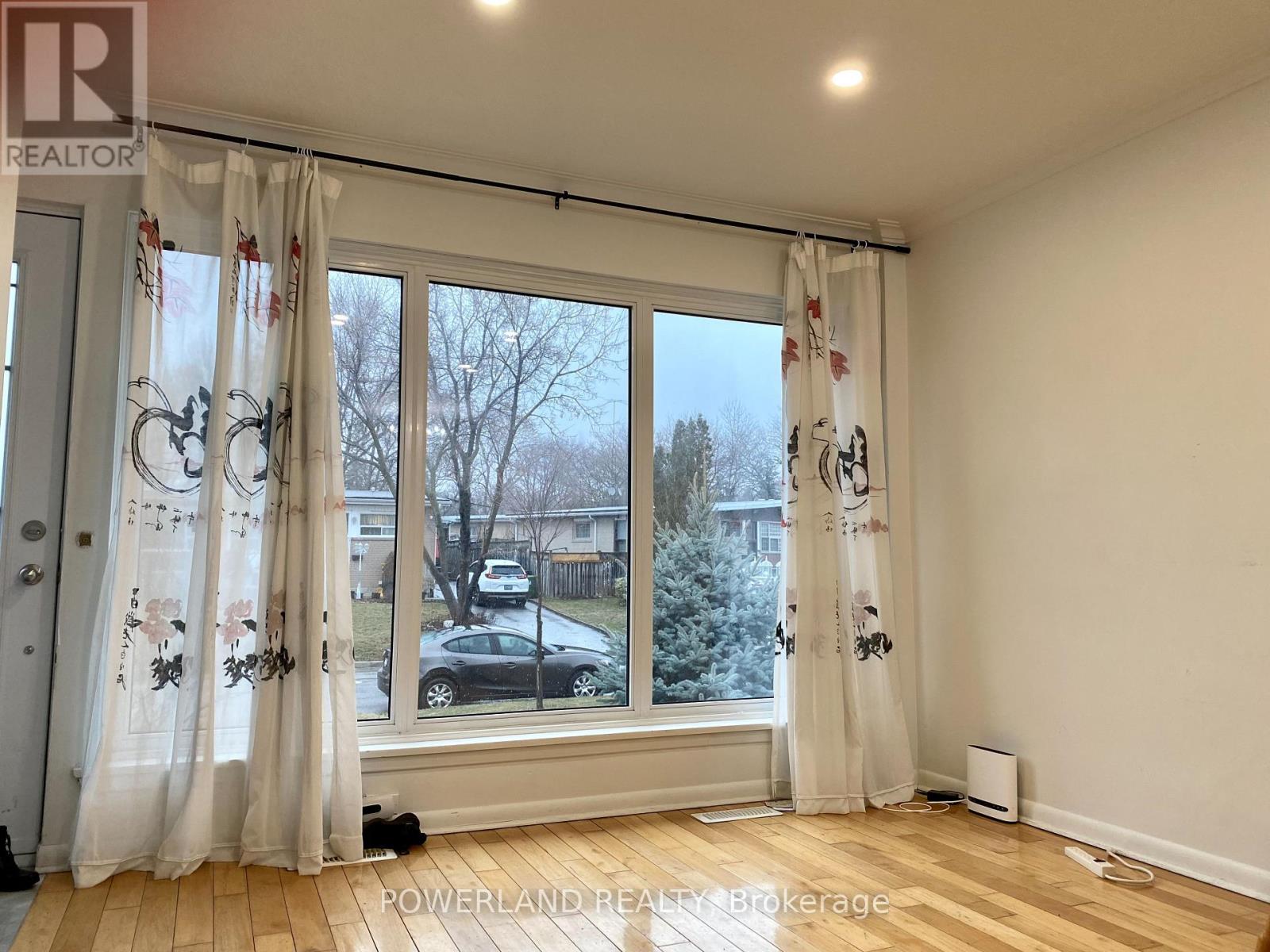 Main Floor - 72 Pynford Crescent, Toronto, Ontario  M3A 1W8 - Photo 3 - C13015106