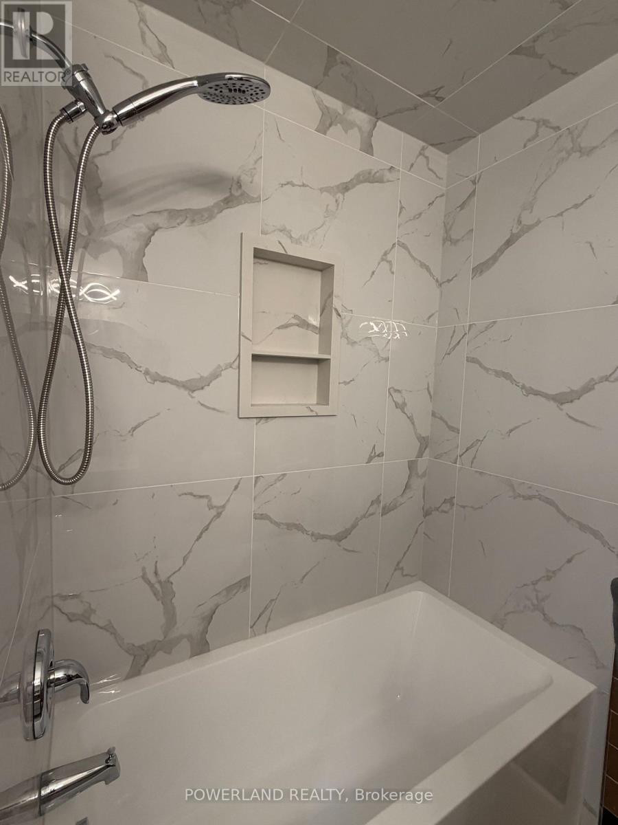 Main Floor - 72 Pynford Crescent, Toronto, Ontario  M3A 1W8 - Photo 9 - C13015106