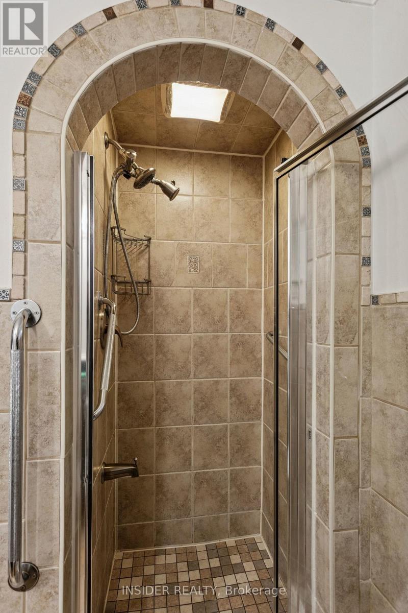 2078 Stanfield Road, Mississauga, Ontario  L4Y 1R5 - Photo 30 - W12988866