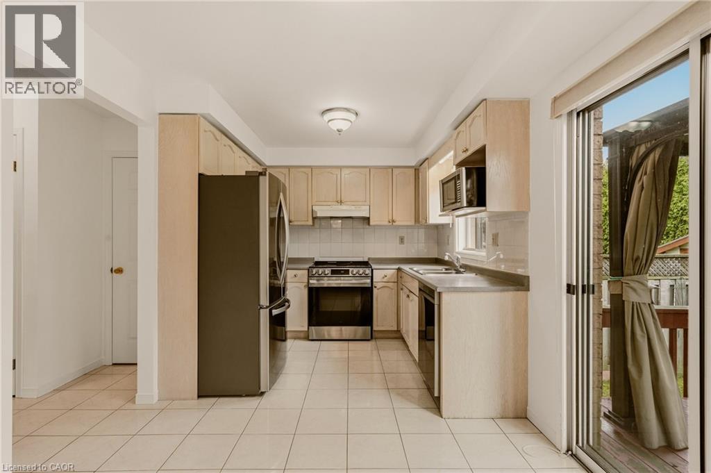 90 Lynnette Drive, Hamilton, Ontario  L9B 2M5 - Photo 15 - 40822128