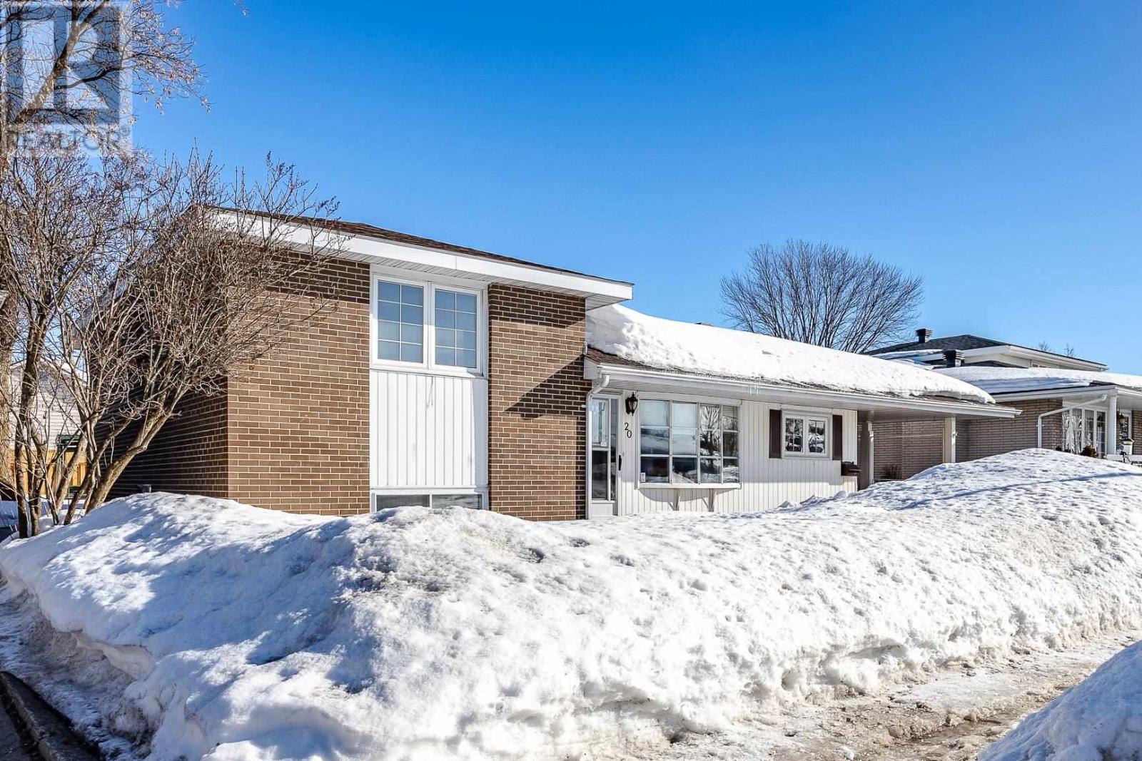 20 Rushmere Dr, Sault Ste. Marie, Ontario  P6C 2T2 - Photo 2 - SM260605