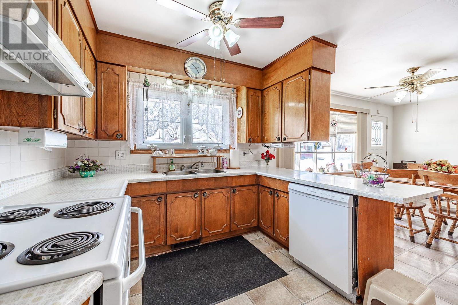 20 Rushmere Dr, Sault Ste. Marie, Ontario  P6C 2T2 - Photo 8 - SM260605