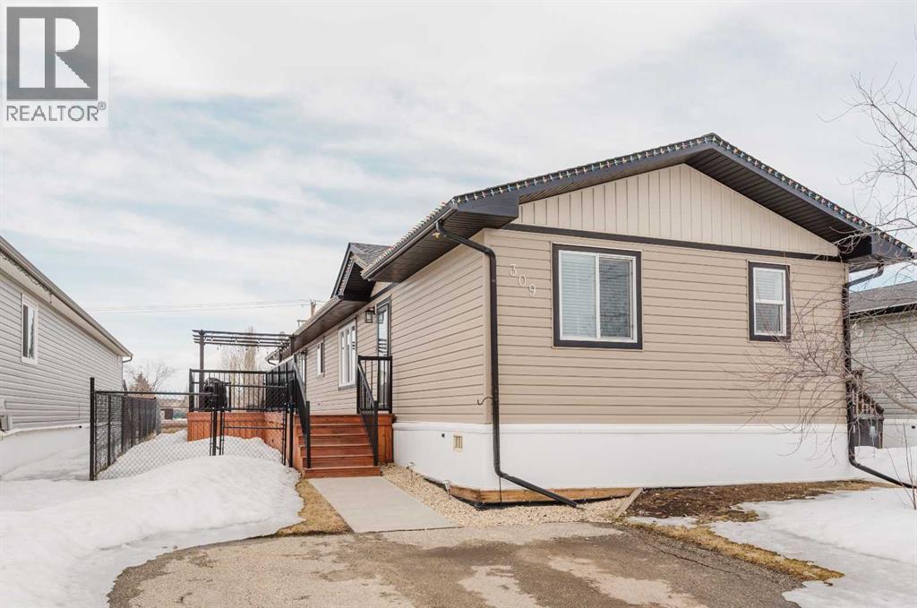 309, 10615 88 Street, Grande Prairie, Alberta  T8X 1P5 - Photo 1 - A2301587