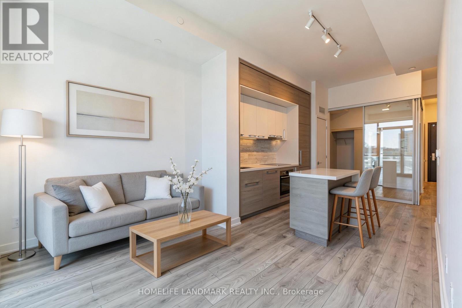 215 - 29 GREEN TRAIL COURT, Toronto, Ontario