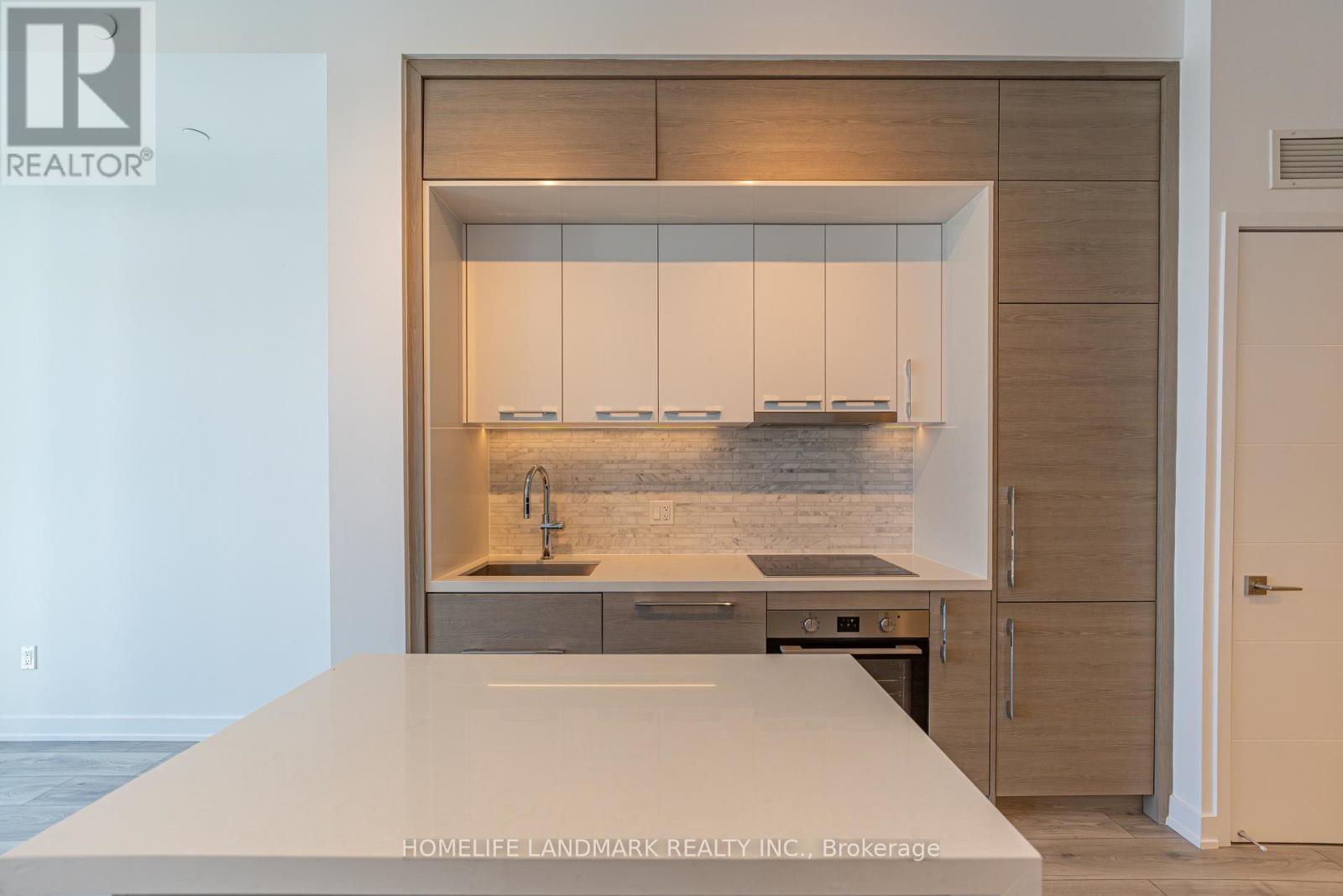 215 - 29 Green Trail Court, Toronto, Ontario  M2K 1E3 - Photo 5 - C12968164