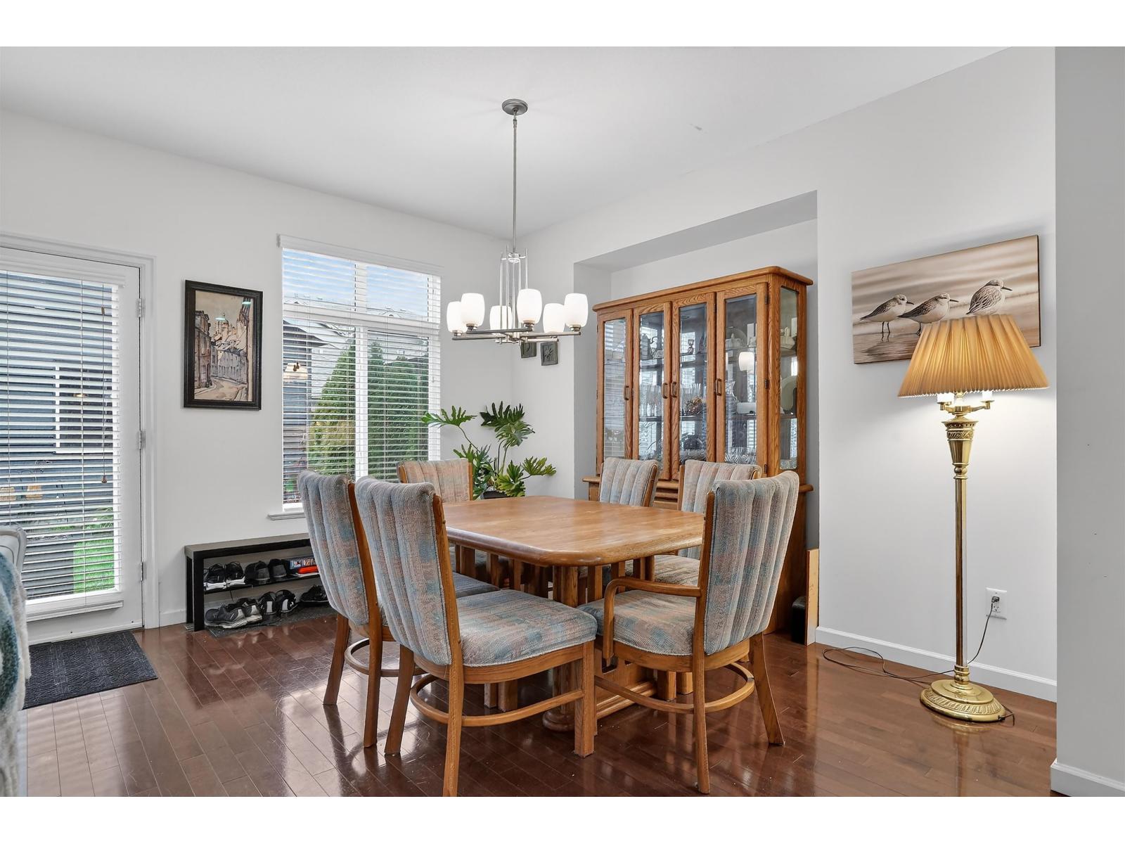 6909 208b Street, Langley, British Columbia  V2Y 0G3 - Photo 5 - R3085865