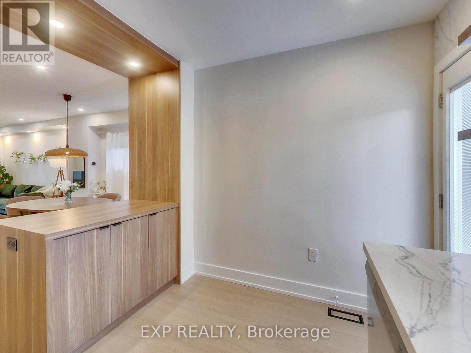 37 Gilbert Avenue, Toronto, Ontario  M6E 4W2 - Photo 13 - W13016960