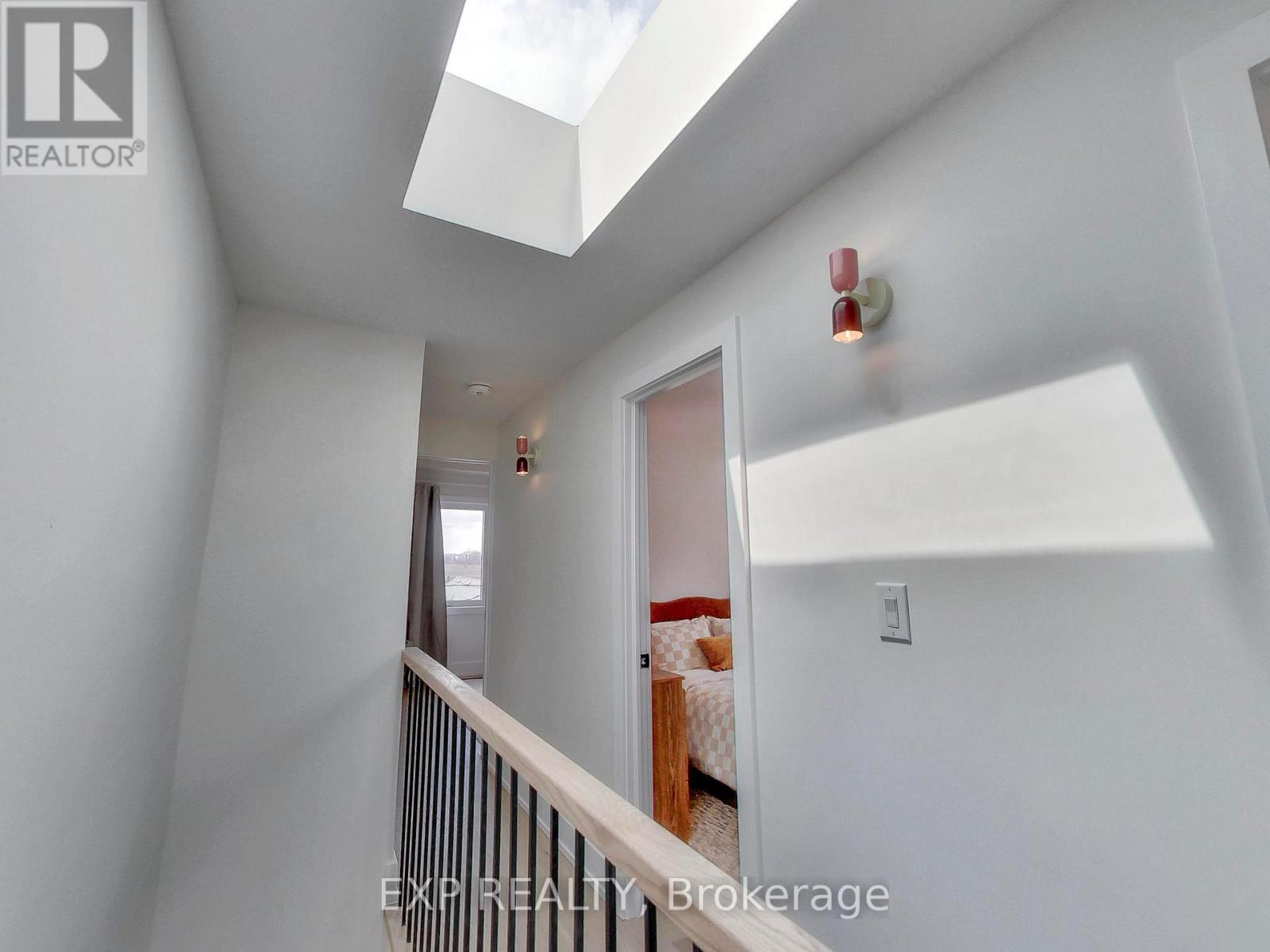 37 Gilbert Avenue, Toronto, Ontario  M6E 4W2 - Photo 14 - W13016960