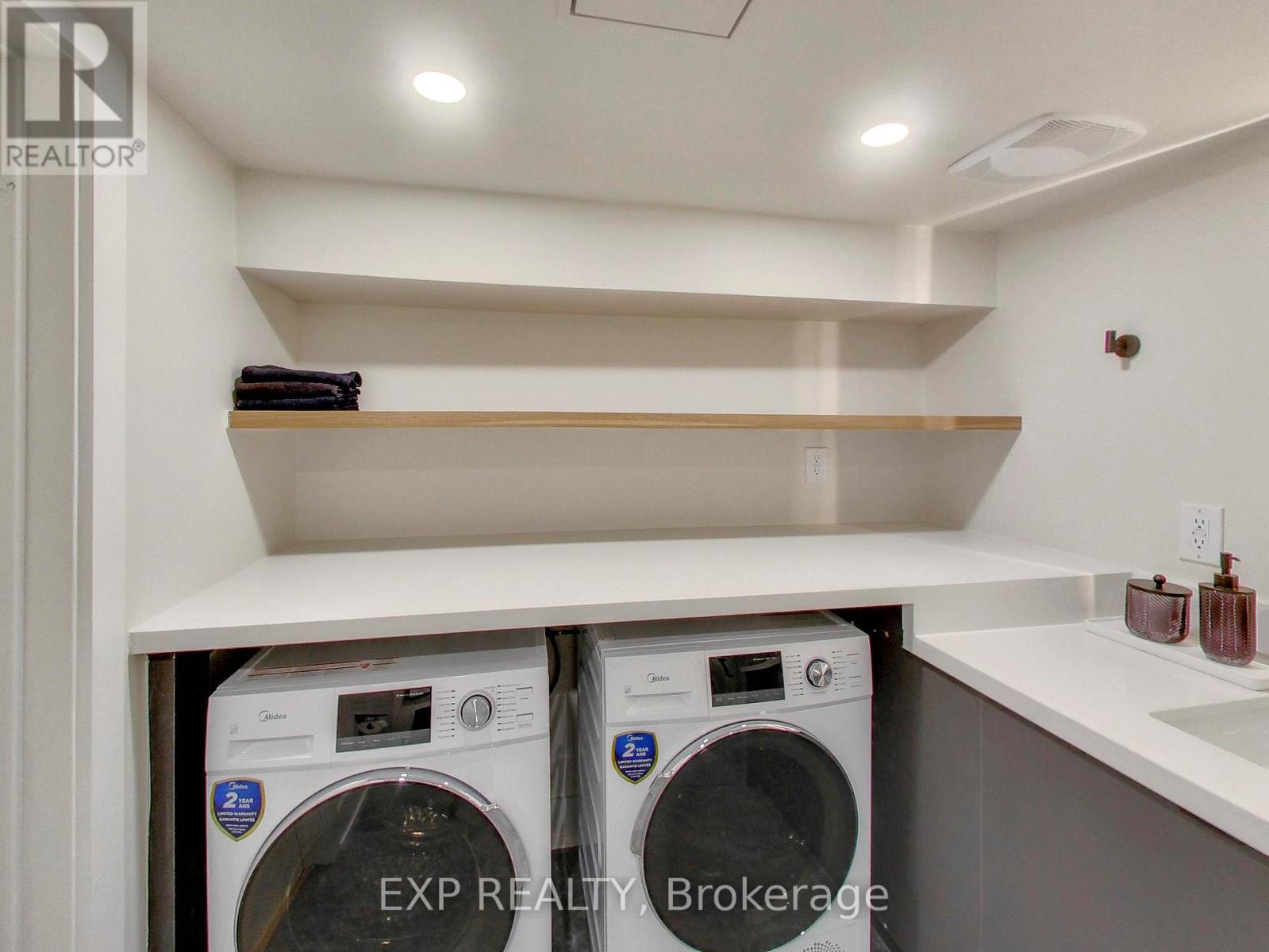 37 Gilbert Avenue, Toronto, Ontario  M6E 4W2 - Photo 26 - W13016960