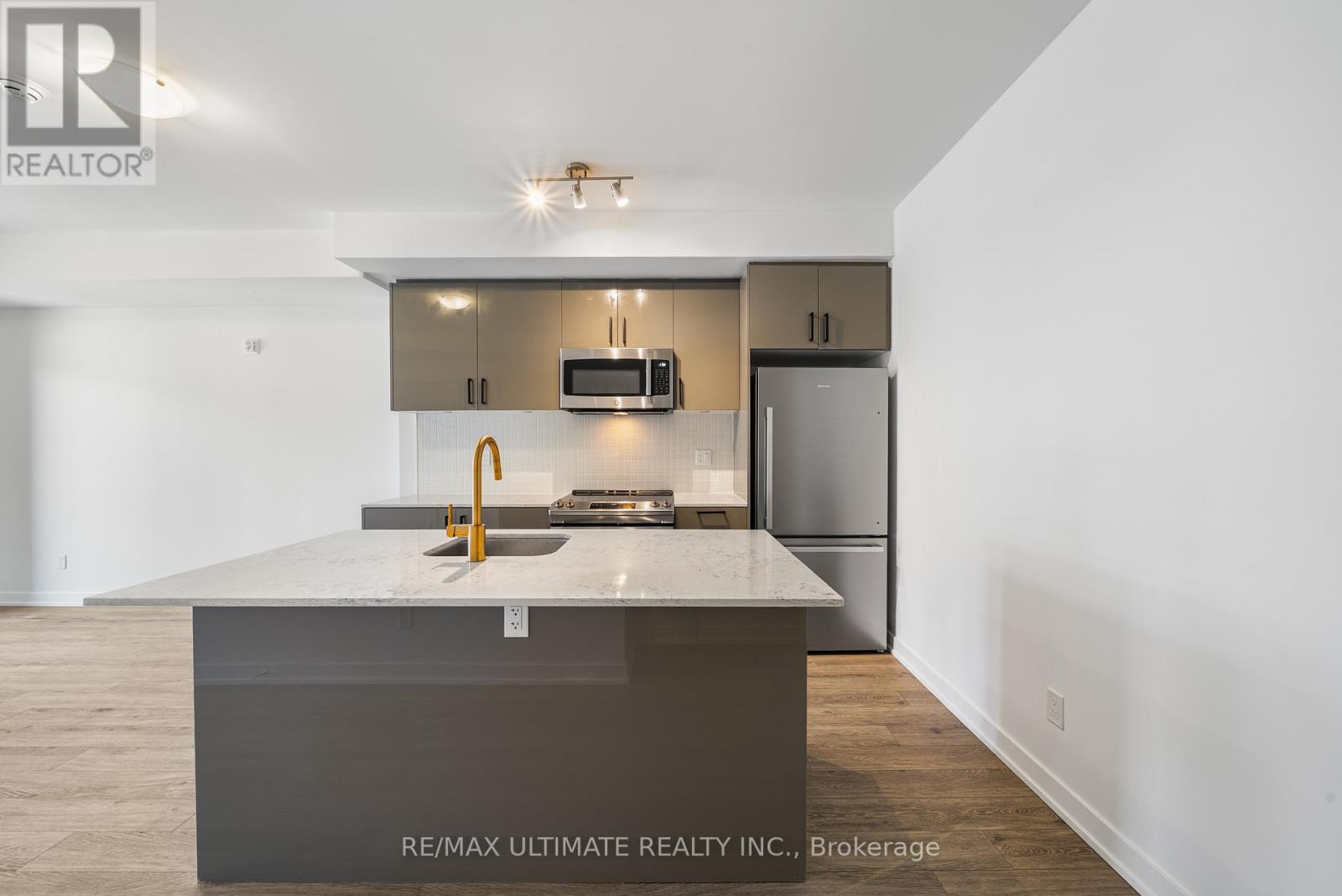 34 - 35 Birchcliff Avenue, Toronto, Ontario  M1N 0C1 - Photo 3 - E13011296